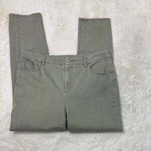 Chico's girlfriend ankle Jeans in sage  size 1.5R